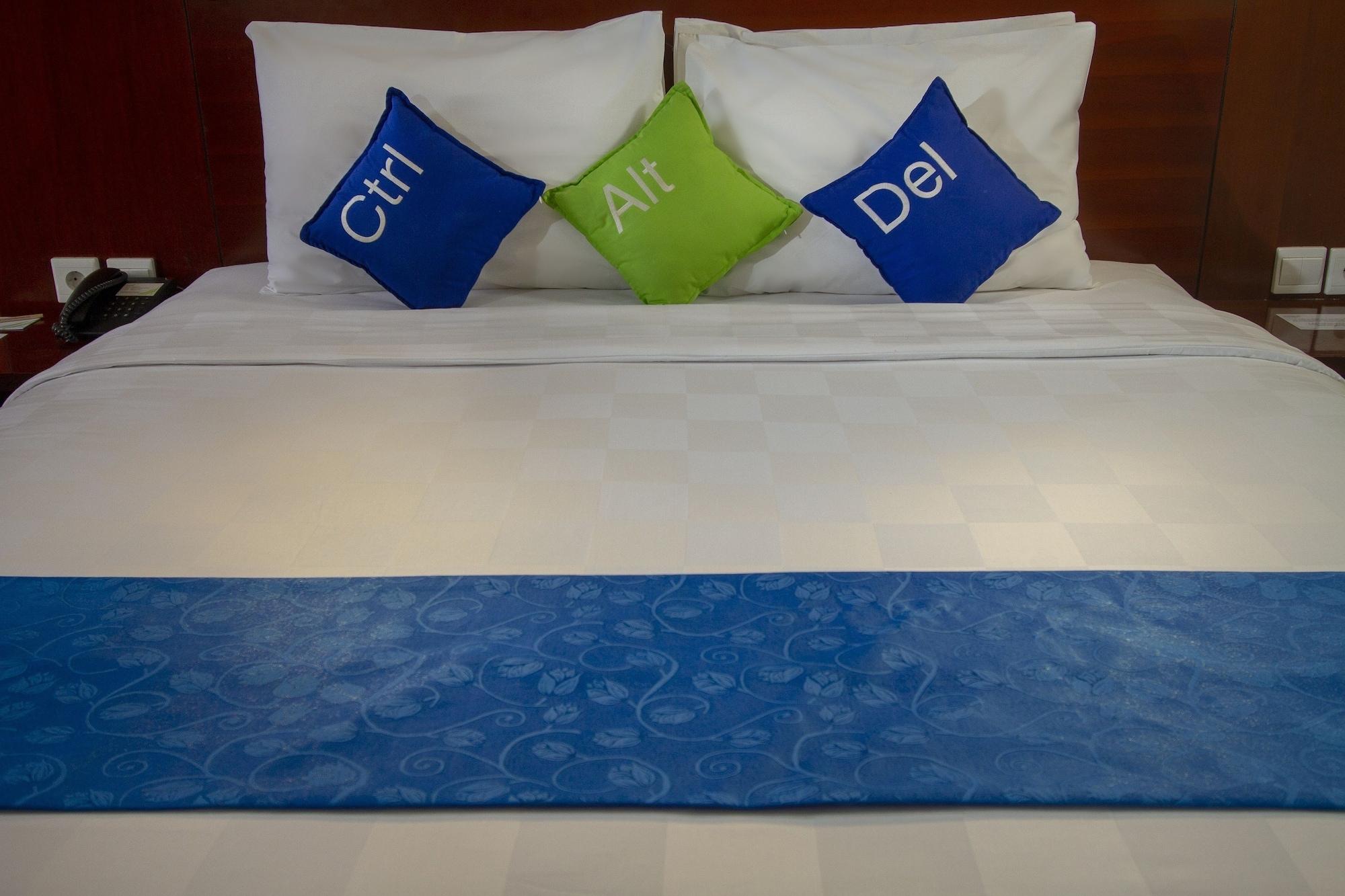 Primebiz Hotel Kuta Kuta  Luaran gambar