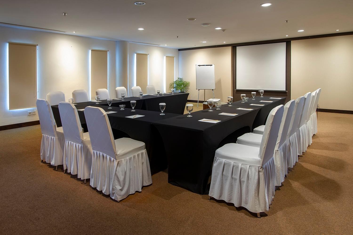 Primebiz Hotel Kuta Kuta  Luaran gambar