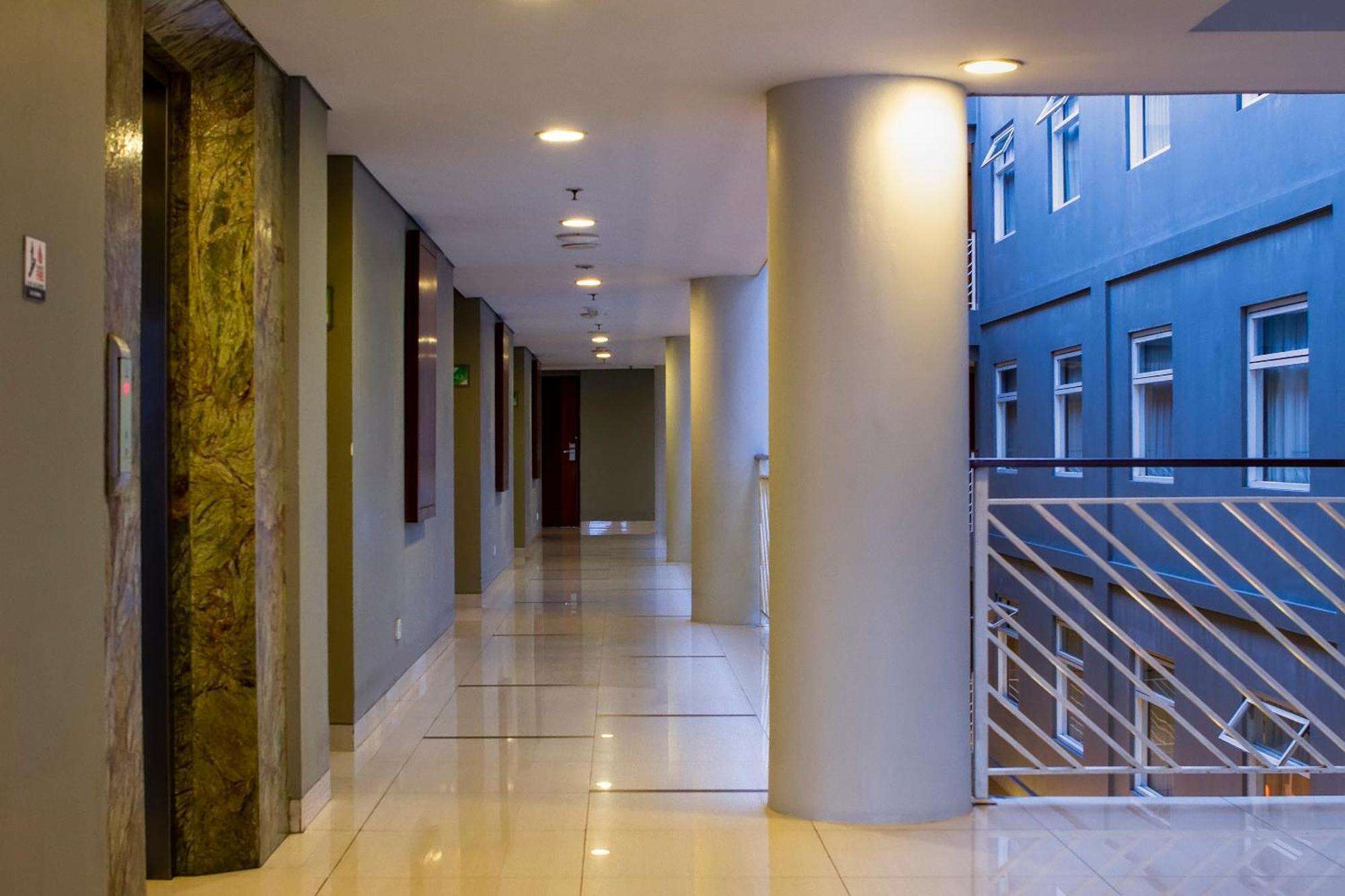 Primebiz Hotel Kuta Kuta  Luaran gambar
